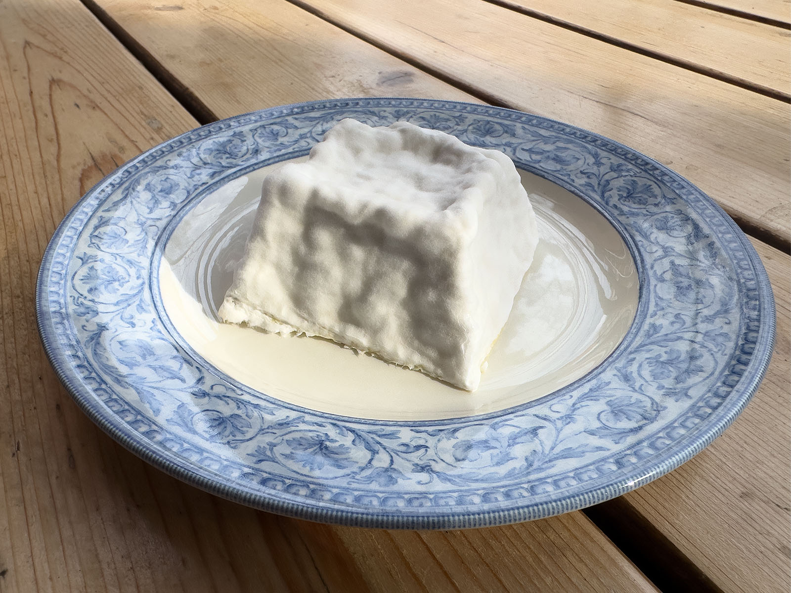 Petit chèvre, façon pouligny-saint-pierre. Montréal