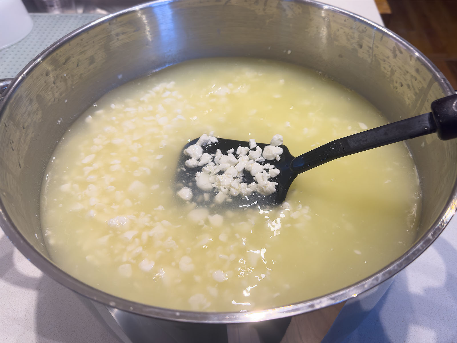 Fabrication de butterkäse : caillé